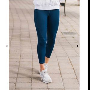 Zyia Pocket Light n Tight Hi-Rise Capri 20” Navy 6